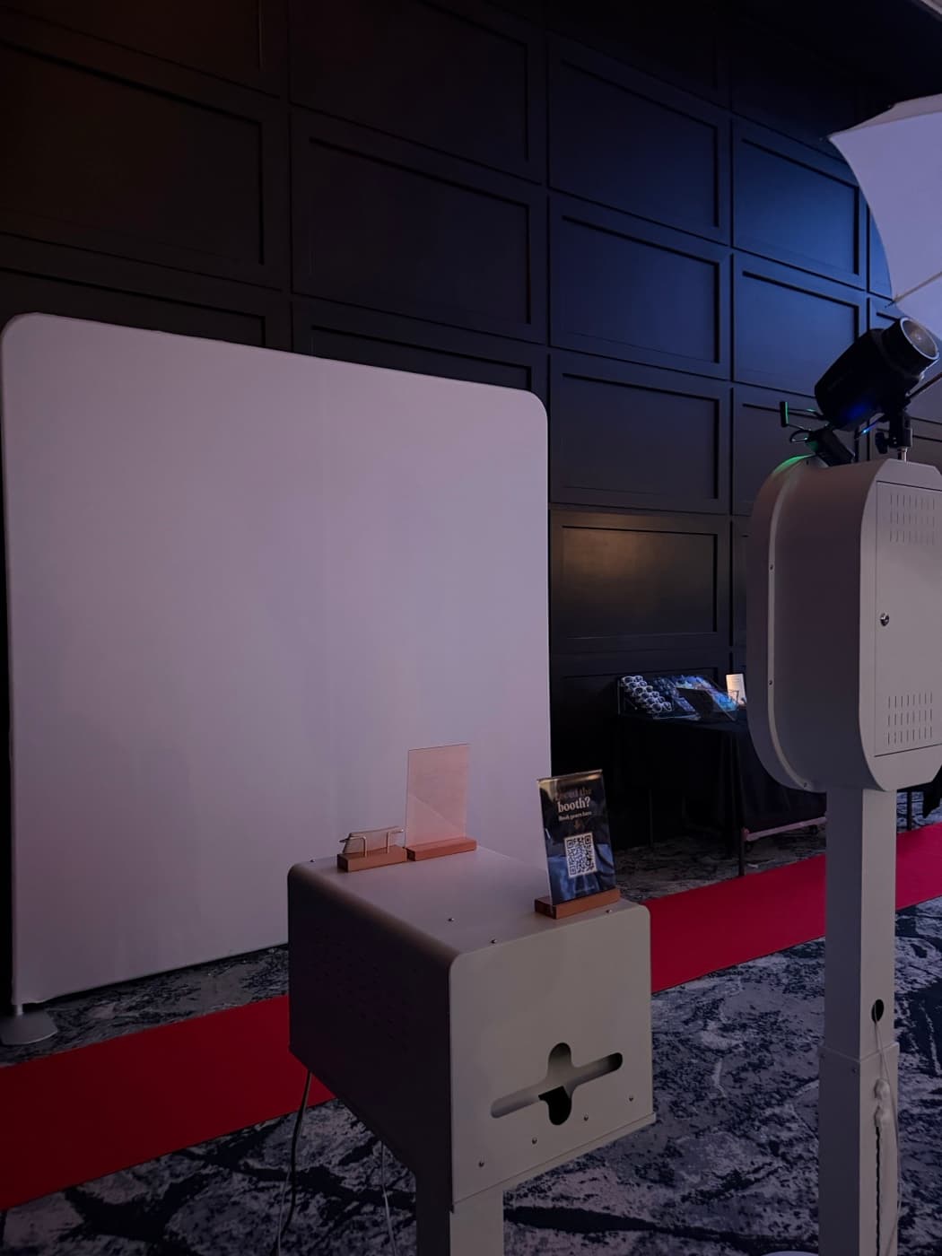 Modern Glow RGB booth setup